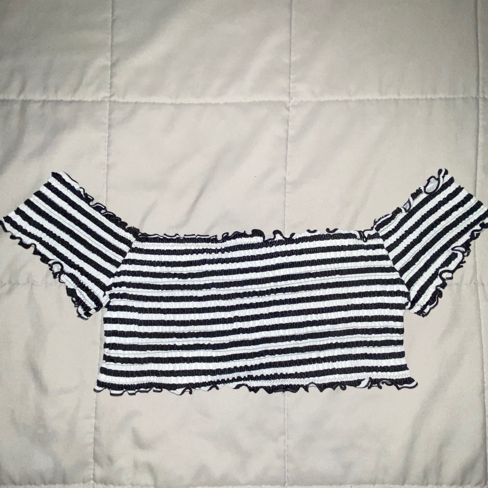 Off the shoulder, striped bikini top